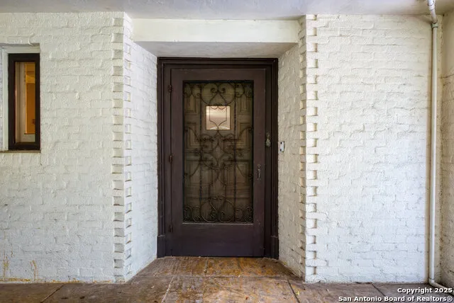 5351 Fredericksburg San Antonio, TX 78229