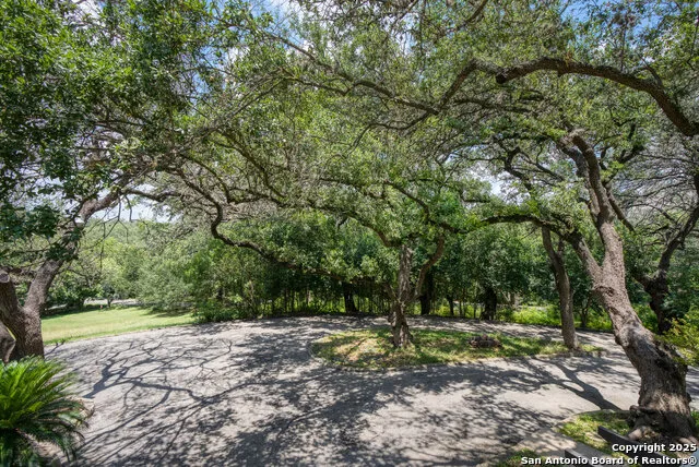 5351 Fredericksburg San Antonio, TX 78229