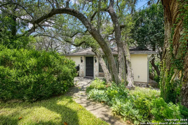 5351 Fredericksburg San Antonio, TX 78229