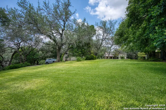 5351 Fredericksburg San Antonio, TX 78229