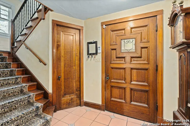 5351 Fredericksburg San Antonio, TX 78229