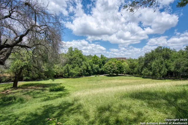 5351 Fredericksburg San Antonio, TX 78229