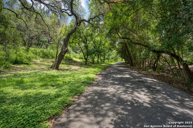 5351 Fredericksburg San Antonio, TX 78229