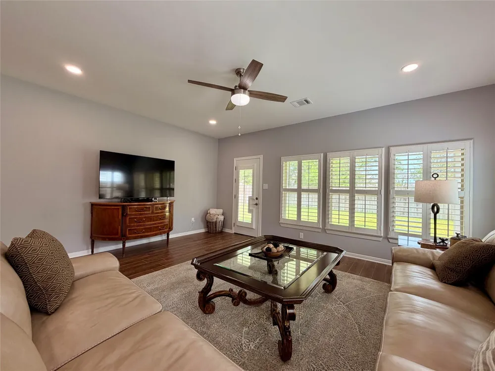 10328 Prairie Dunes Lane Cleveland, TX 77327