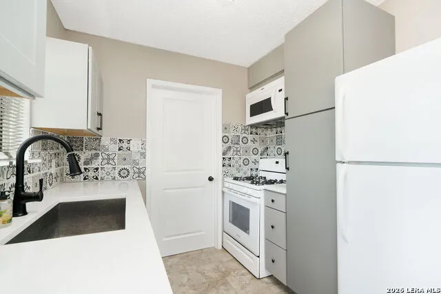 462 HATFIELD ST San Antonio, TX 78227