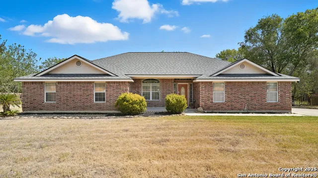 105 Tomahawk Seguin, TX 78155