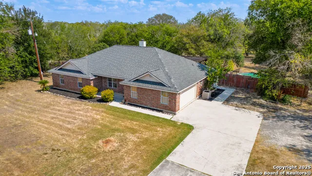 105 Tomahawk Seguin, TX 78155