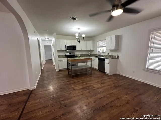 1001 Kathleen Pleasanton, TX 78064