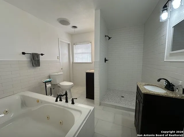 1001 Kathleen Pleasanton, TX 78064