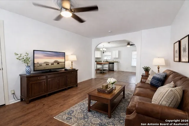 1001 Kathleen Pleasanton, TX 78064