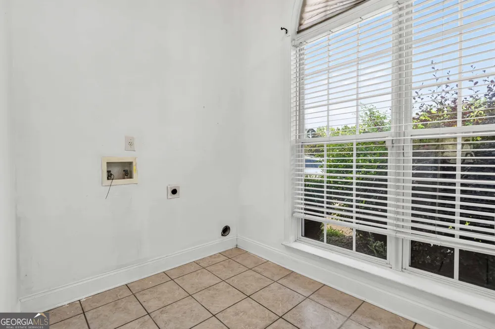 1137 E Shoreview RD McDonough, GA 30253