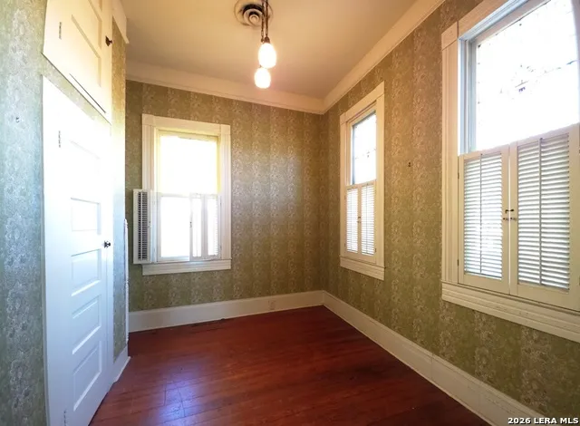 311 E BROADWAY ST Cuero, TX 77954