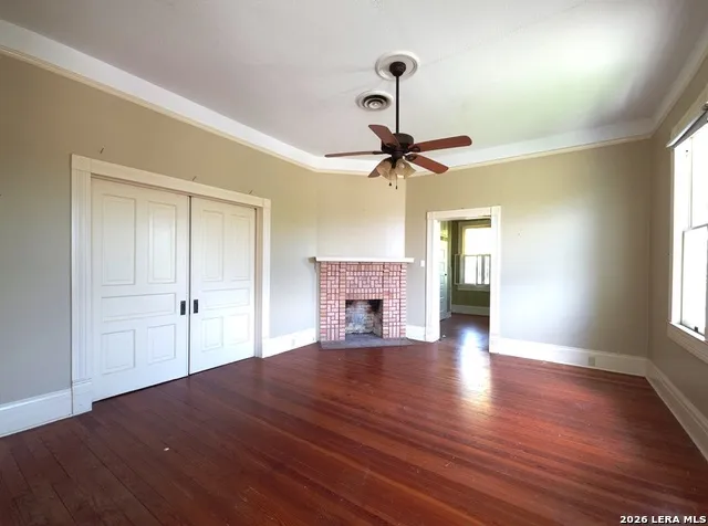 311 E BROADWAY ST Cuero, TX 77954