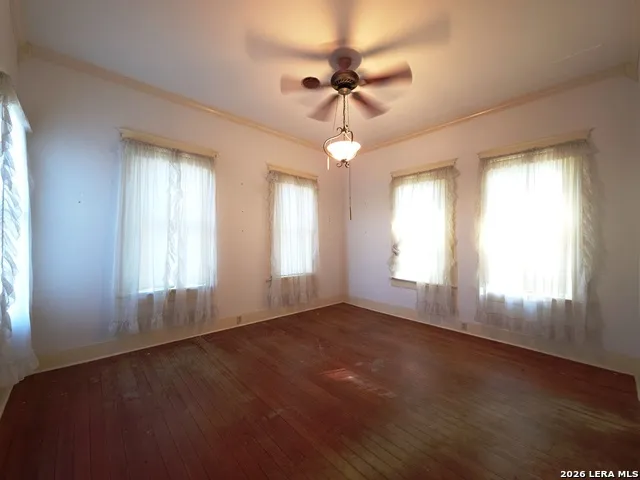 311 E BROADWAY ST Cuero, TX 77954