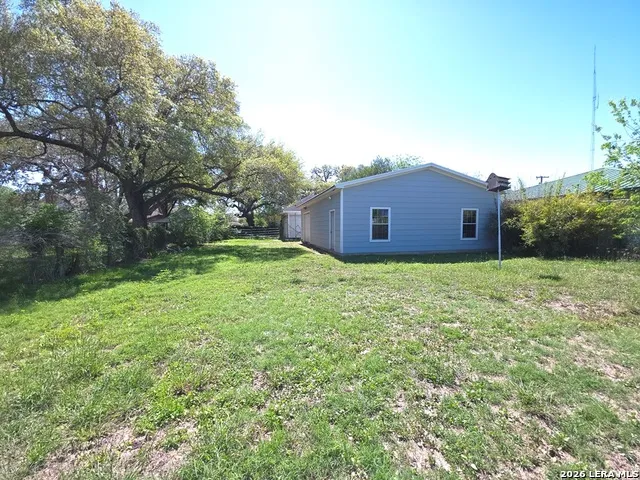 311 E BROADWAY ST Cuero, TX 77954