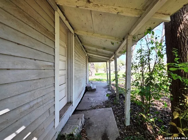 311 E BROADWAY ST Cuero, TX 77954