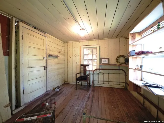 311 E BROADWAY ST Cuero, TX 77954