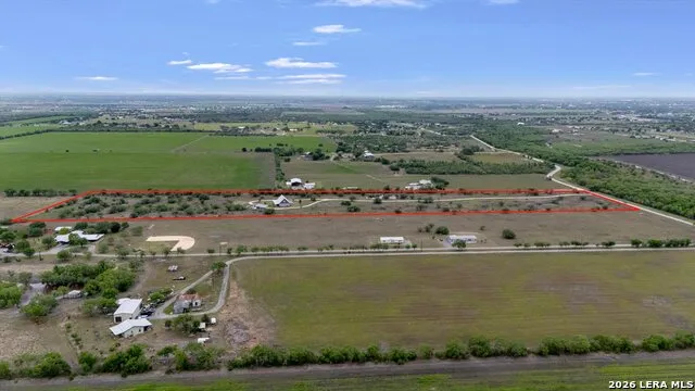 707 CREEK RD Marion, TX 78124
