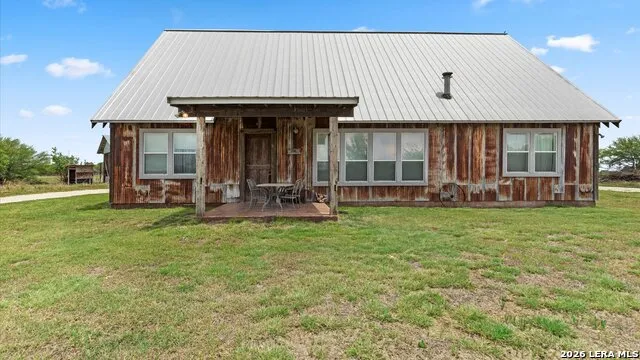 707 CREEK RD Marion, TX 78124