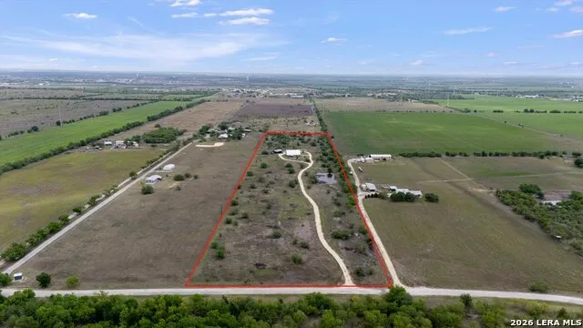 707 CREEK RD Marion, TX 78124