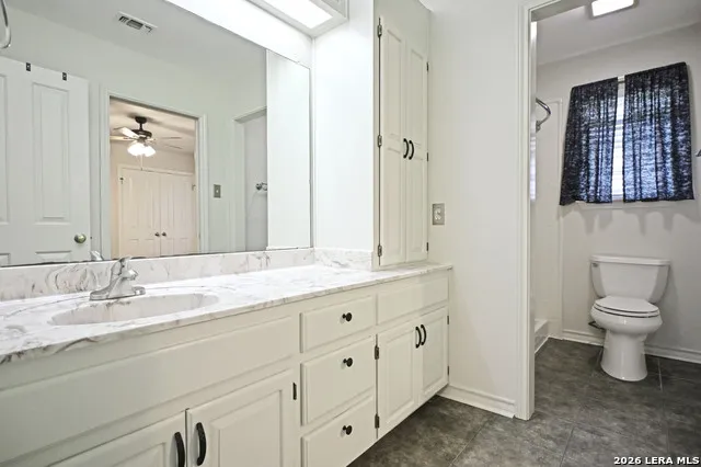 125 RED OAK TRL Marion, TX 78124