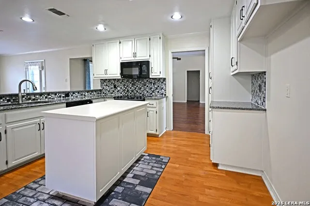 125 RED OAK TRL Marion, TX 78124