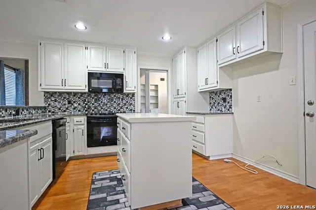 125 RED OAK TRL Marion, TX 78124