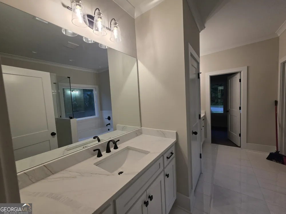 19 Louie LN Jefferson, GA 30549