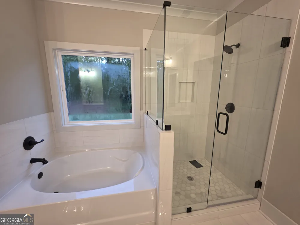 19 Louie LN Jefferson, GA 30549
