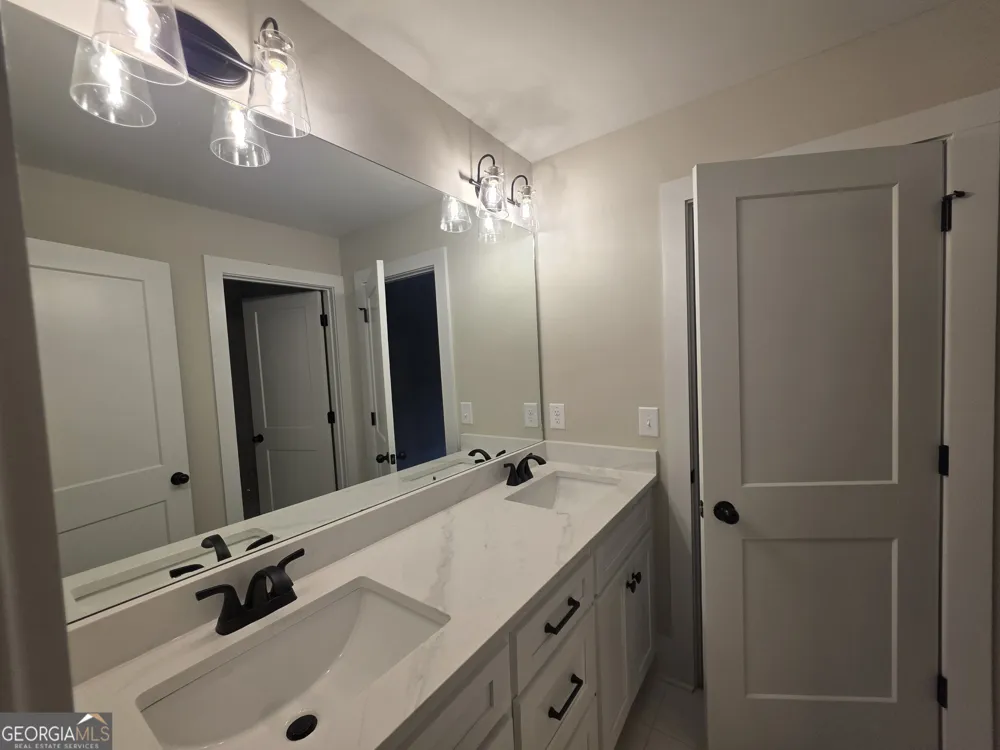 19 Louie LN Jefferson, GA 30549