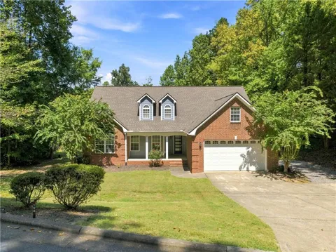 108 Thornwood Drive SW