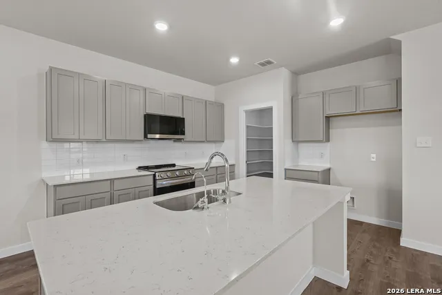 12419 Spike Heights San Antonio, TX 78245