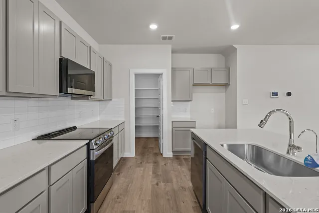 12419 Spike Heights San Antonio, TX 78245