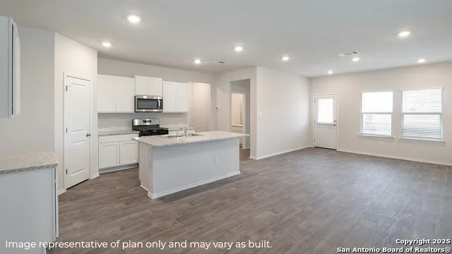 172 Violet Sylph San Antonio, TX 78253