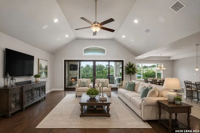 1344 BORDEAUX LN New Braunfels, TX 78132