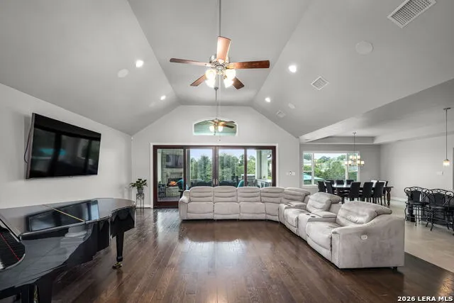1344 BORDEAUX LN New Braunfels, TX 78132