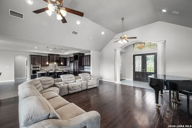 1344 BORDEAUX LN New Braunfels, TX 78132