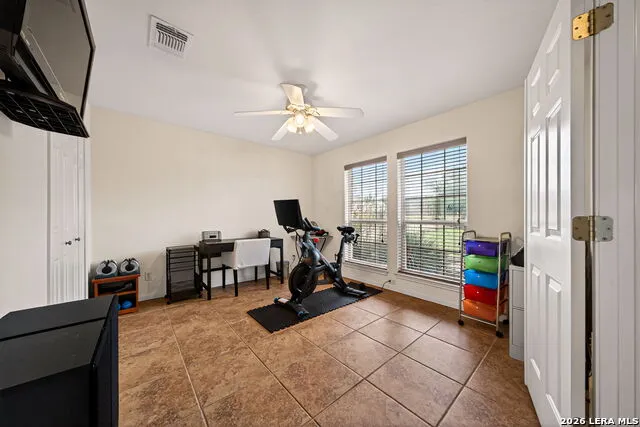 1032 SUMMIT RD Lakehills, TX 78063