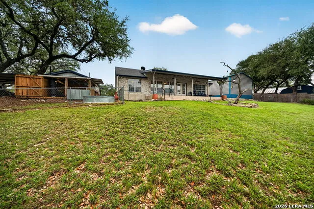 1032 SUMMIT RD Lakehills, TX 78063
