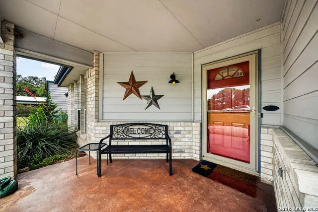 1032 SUMMIT RD Lakehills, TX 78063