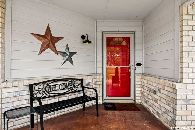 1032 SUMMIT RD Lakehills, TX 78063