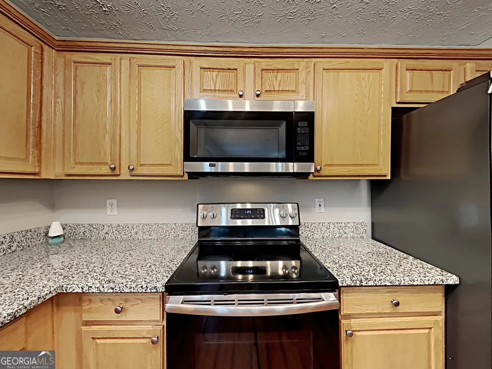 825 Roxfield CT Buford, GA 30518