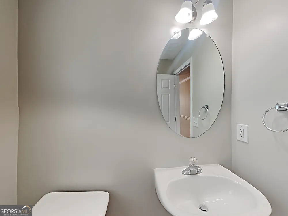 825 Roxfield CT Buford, GA 30518