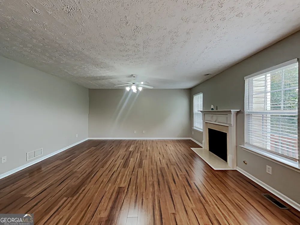 825 Roxfield CT Buford, GA 30518