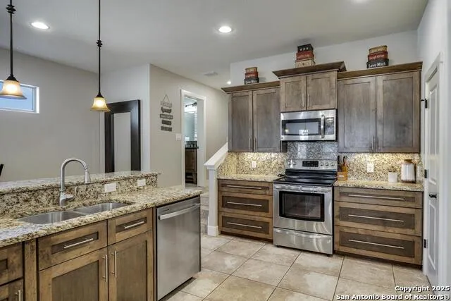 630 THREE OAKS RD Seguin, TX 78155
