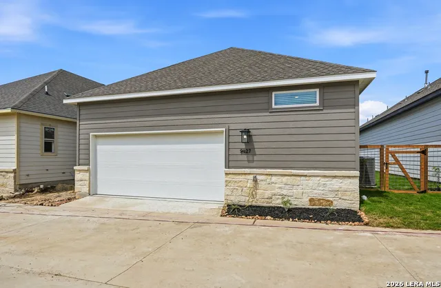 9427 Hidden Stone Schertz, TX 78154