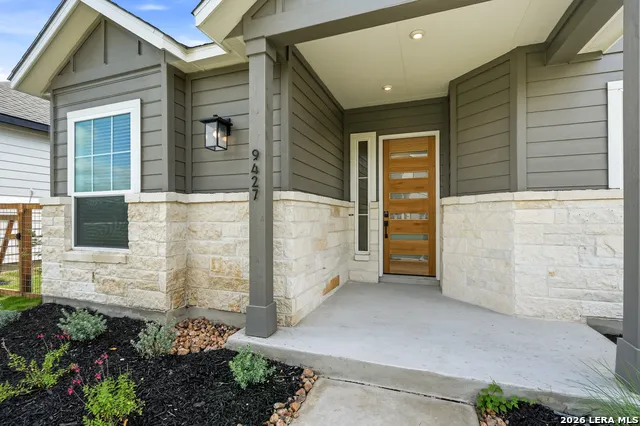 9427 Hidden Stone Schertz, TX 78154