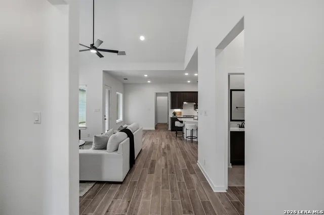 9427 Hidden Stone Schertz, TX 78154