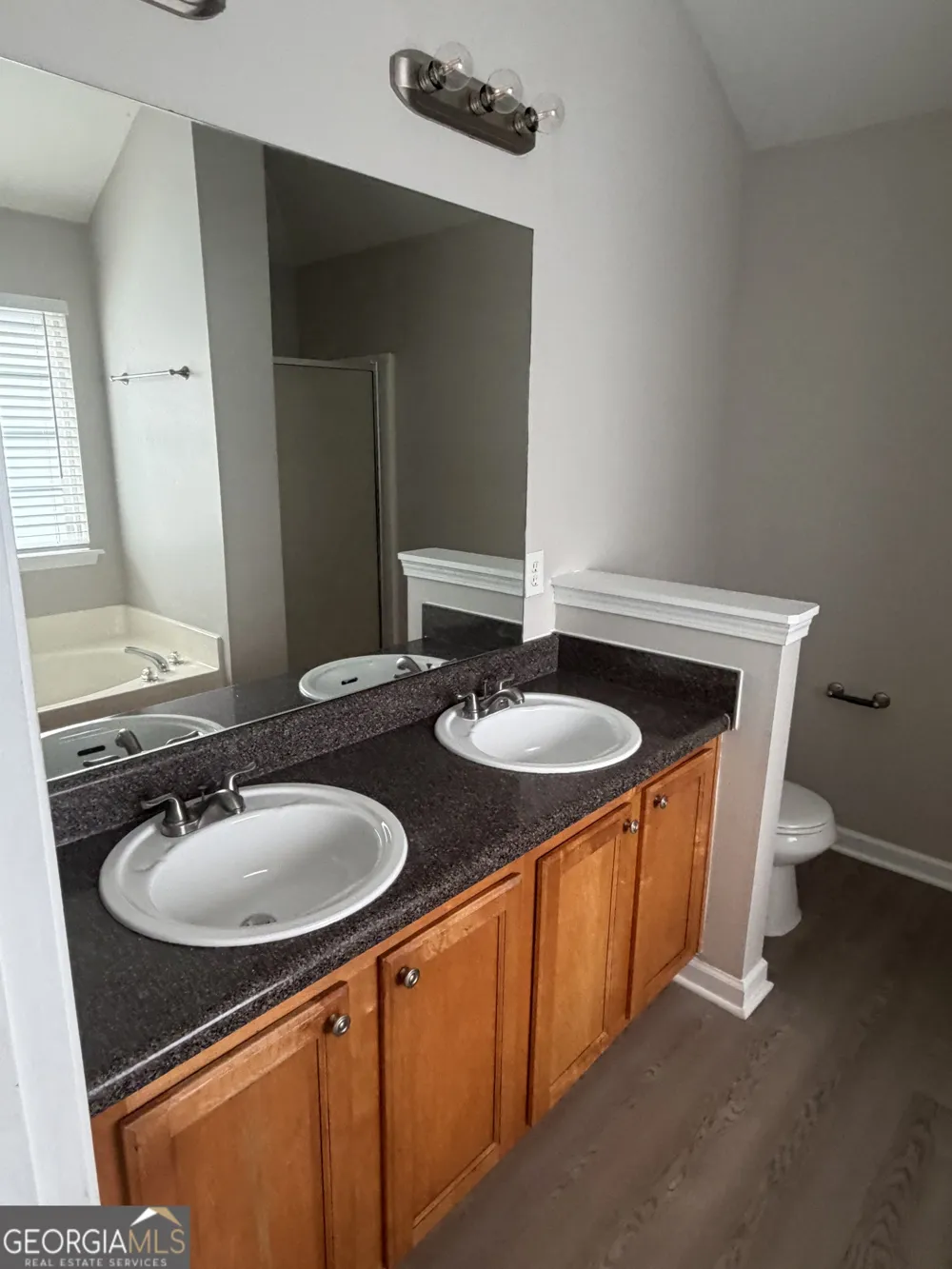 1942 Oakbluff DR Austell, GA 30106