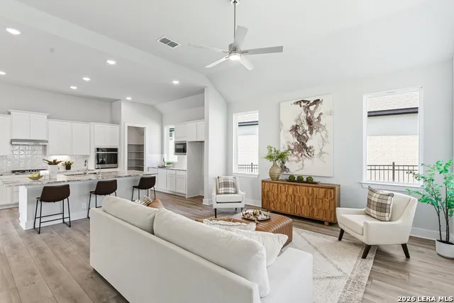 230 Hidalgo Boerne, TX 78006